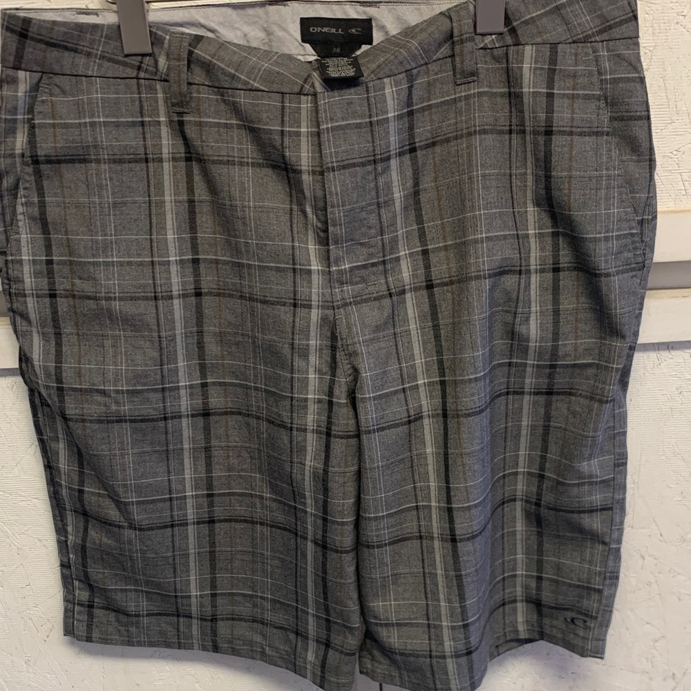 O'Neill Men's Charcoal Plaid Flat Front Shorts